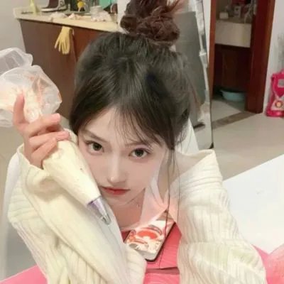 蓝色嘴巴的脸